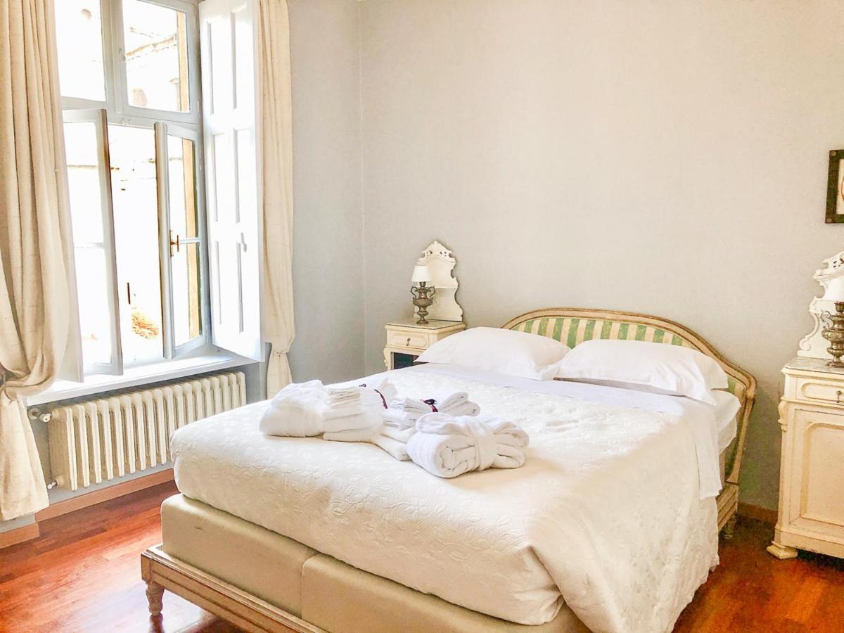Palazzo Sismonda Bed & Breakfast Corneliano d'Alba Cameră foto