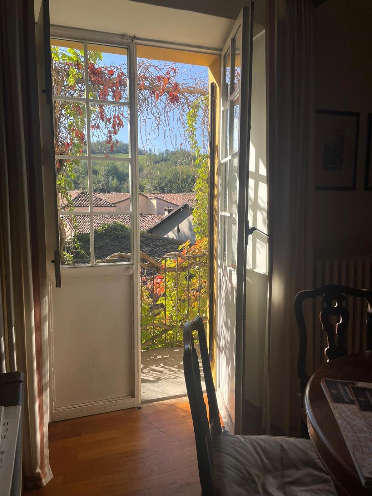 Palazzo Sismonda Bed & Breakfast Corneliano d'Alba Cameră foto
