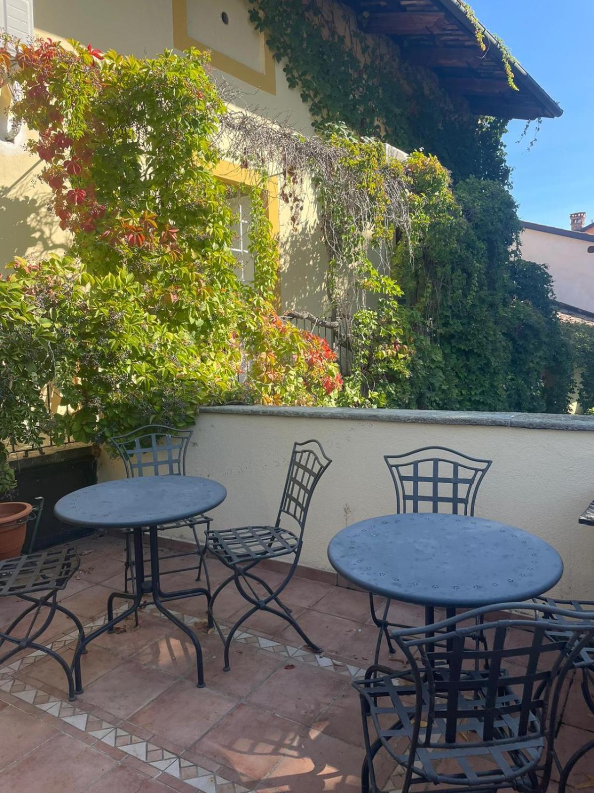 Palazzo Sismonda Bed & Breakfast Corneliano d'Alba Cameră foto
