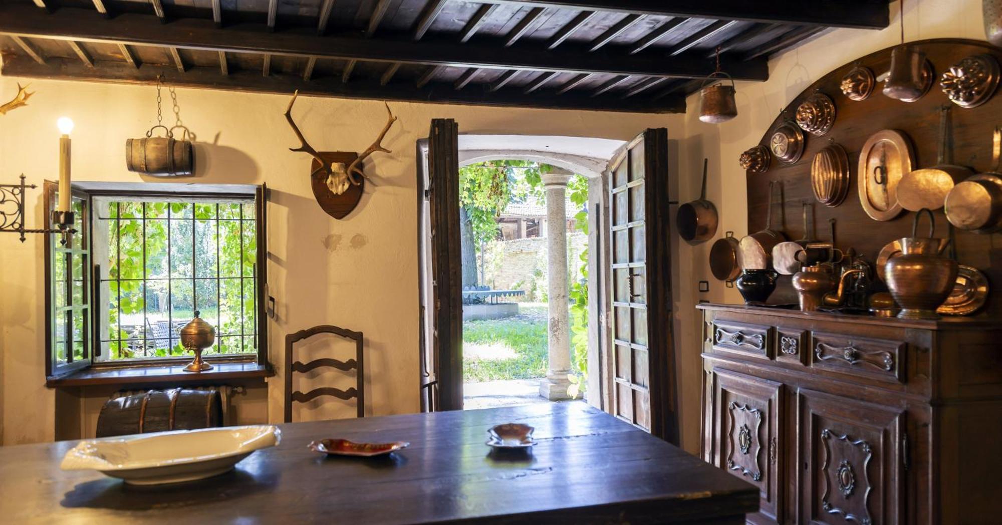Palazzo Sismonda Bed & Breakfast Corneliano d'Alba Exterior foto