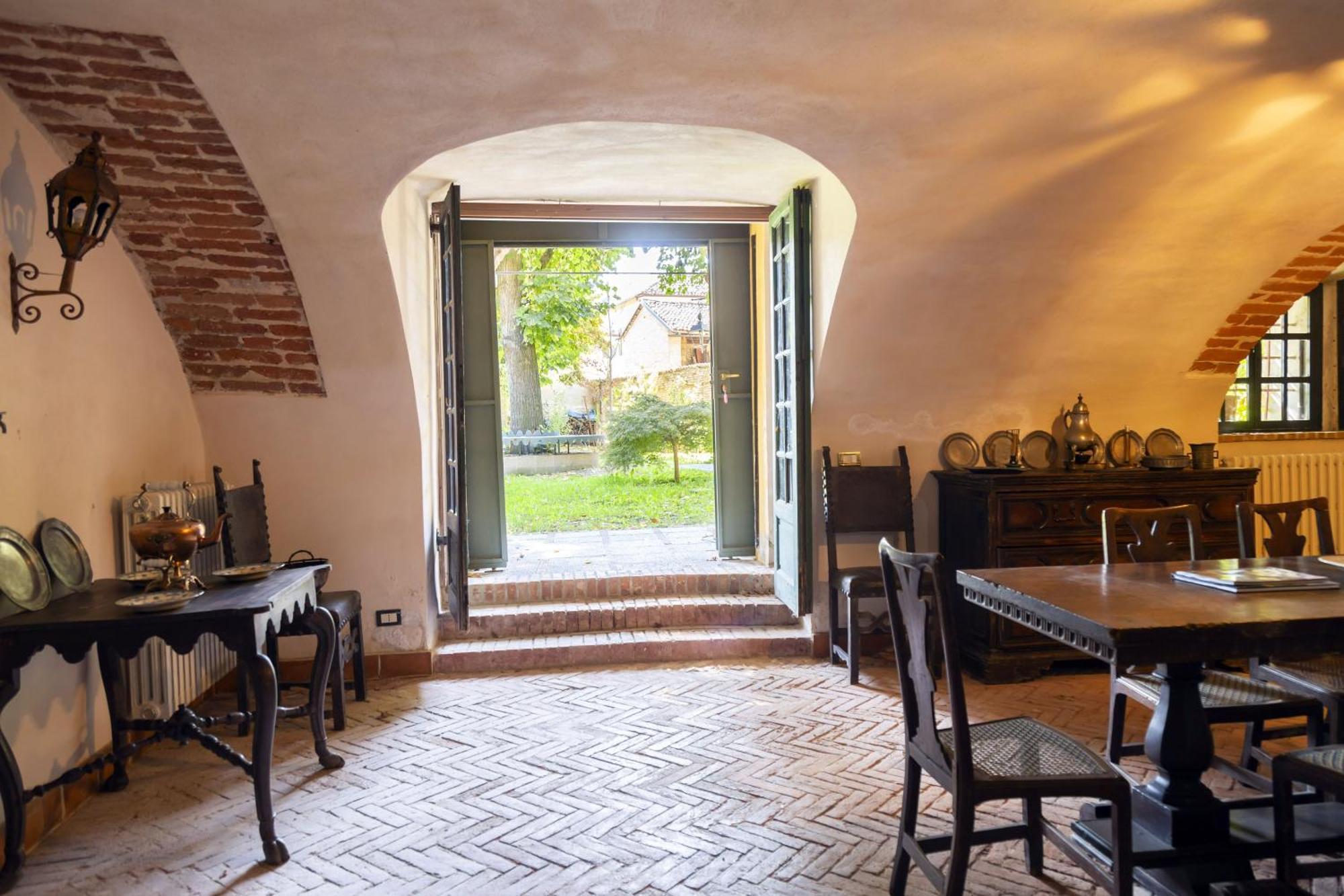 Palazzo Sismonda Bed & Breakfast Corneliano d'Alba Exterior foto