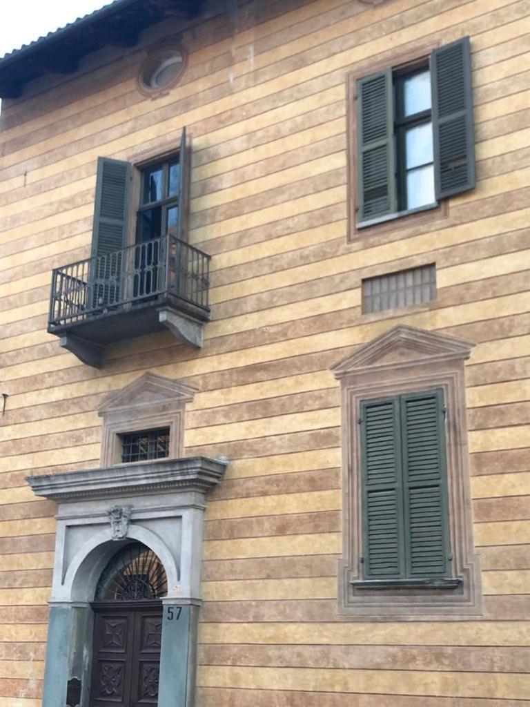 Palazzo Sismonda Bed & Breakfast Corneliano d'Alba Exterior foto