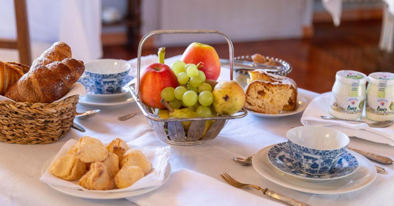 Palazzo Sismonda Bed & Breakfast Corneliano d'Alba Exterior foto