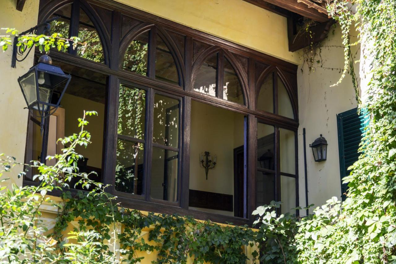 Palazzo Sismonda Bed & Breakfast Corneliano d'Alba Exterior foto