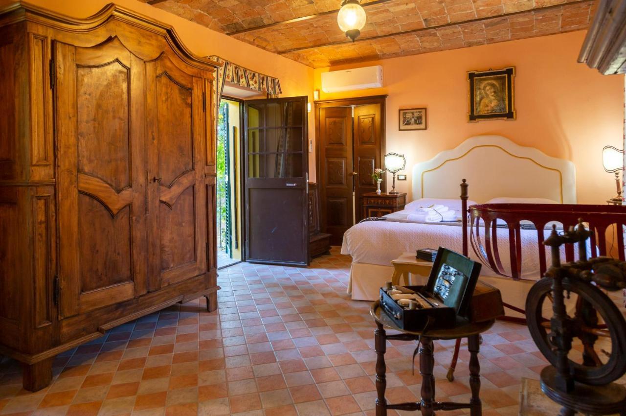 Palazzo Sismonda Bed & Breakfast Corneliano d'Alba Exterior foto