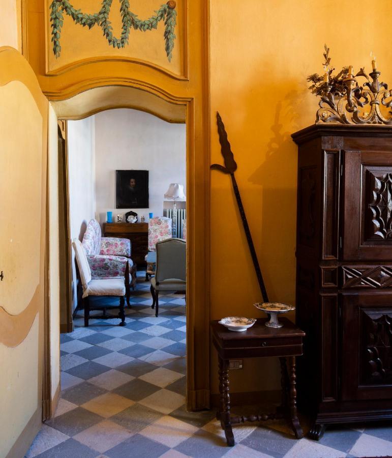 Palazzo Sismonda Bed & Breakfast Corneliano d'Alba Exterior foto