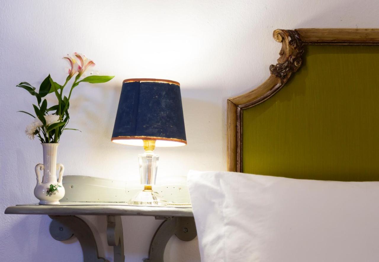 Palazzo Sismonda Bed & Breakfast Corneliano d'Alba Exterior foto