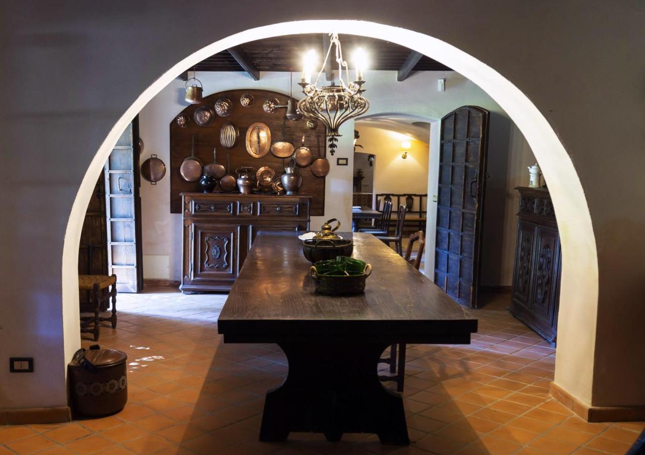 Palazzo Sismonda Bed & Breakfast Corneliano d'Alba Exterior foto