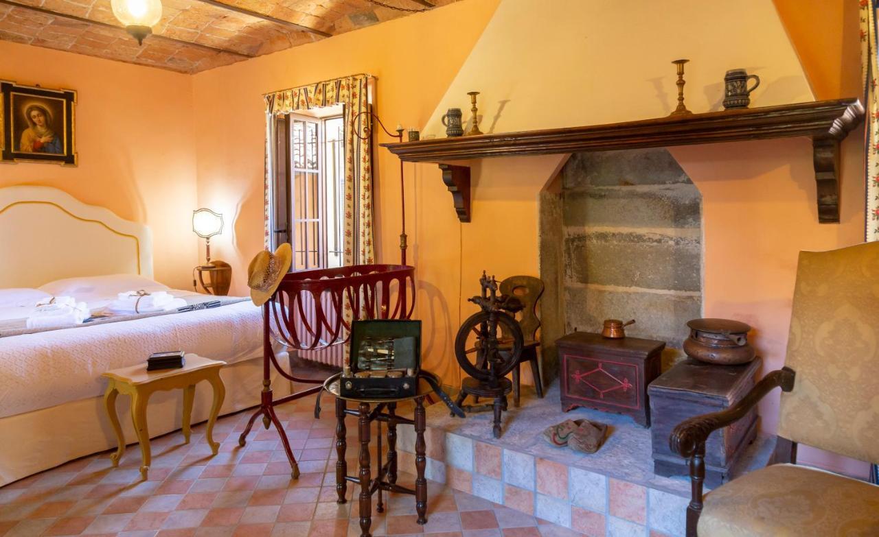 Palazzo Sismonda Bed & Breakfast Corneliano d'Alba Exterior foto